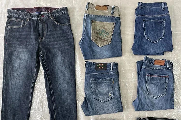 Color matching hominum jeans