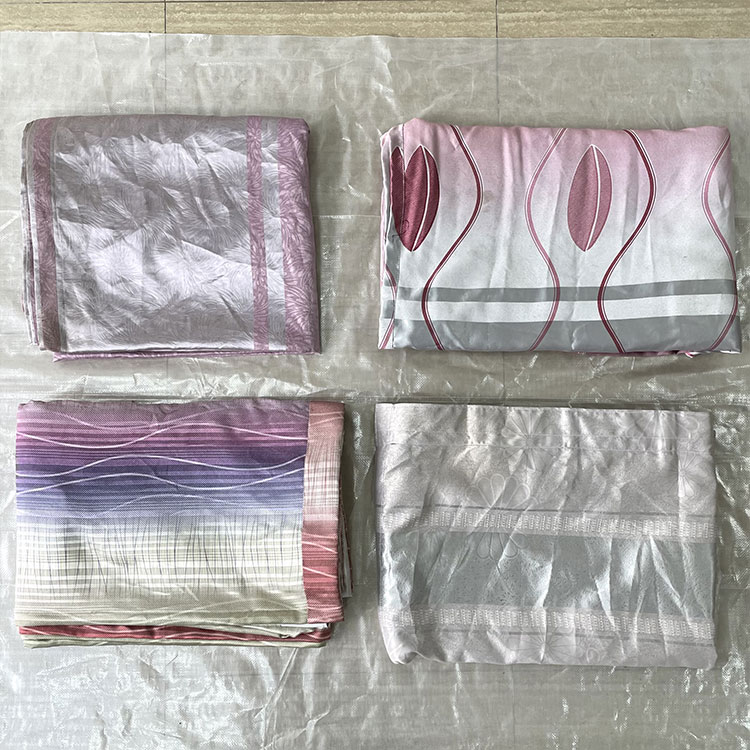 Used cortinam Wall